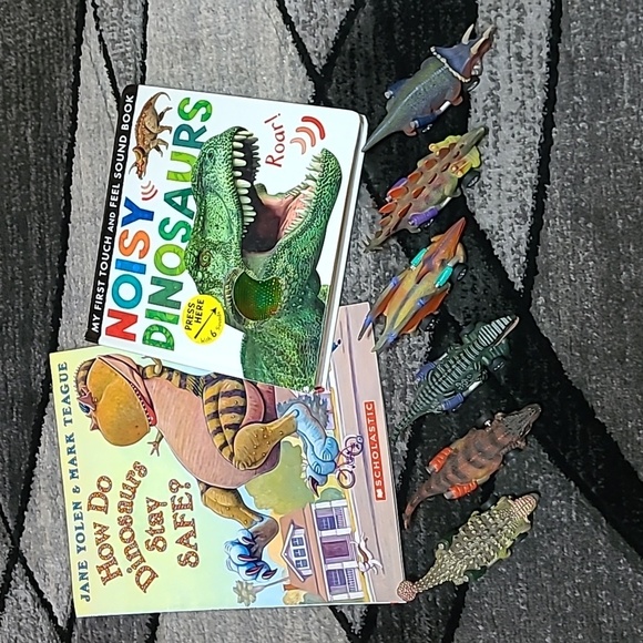 NOISY DINOSAUR 🦕 BOOK & 6 PULL-BACK DINO CARS - Picture 1 of 14